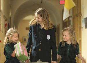 schoolgirls_hallway