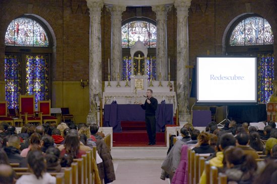 Photo of Fr. Joseph Williams at Redescubre: event