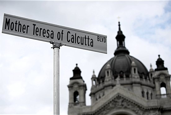 Mother Teresa of Calcutta Boulevard in St. Paul lies between two archdiocesan buildings: the Msgr. Ambrose Hayden Center at 328 W. Kellogg Blvd. and the chancery on Summit Avenue. Dave Hrbacek/The Catholic Spirit