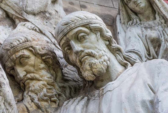 Melchizedek meets Abraham 