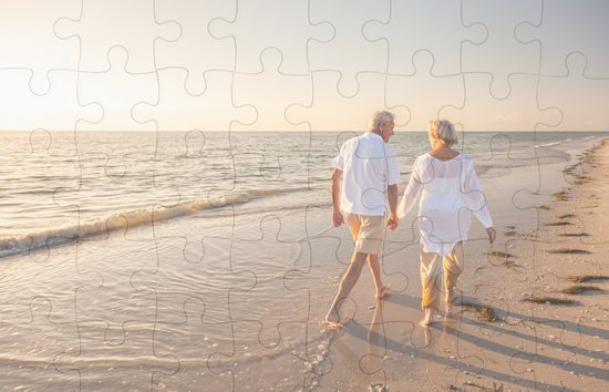 Couple walking on the beach puzzle