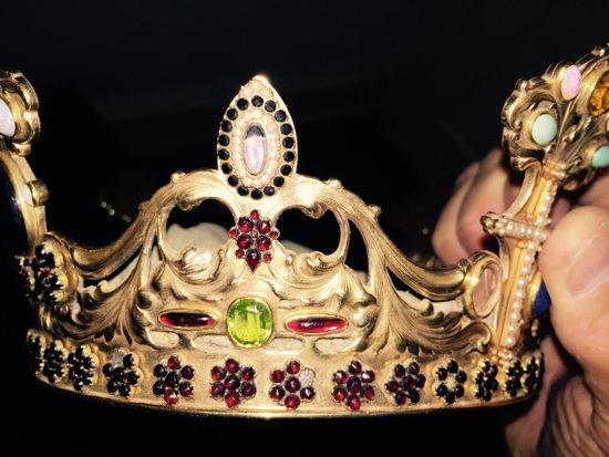 A jeweled Marian crown made by 19th-century immigrants for St. John the Evangelist Church in downtown Philadelphia is pictured in this undated photo. Just after 1 a.m. Jan. 11, 2025, a thief stole the crown valued at $30,000.