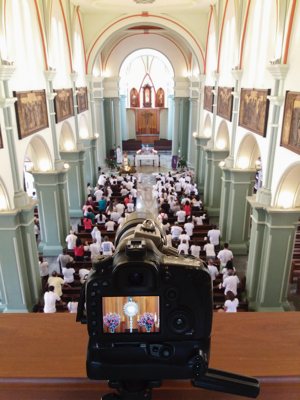 Full church