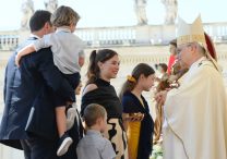 A family presents the offertory gifts to Pope Leo XIV during Mass marking the Jubilee of Families, Children, Grandparents and the Elderly in St. Peter’s Square at the Vatican June 1, 2025.